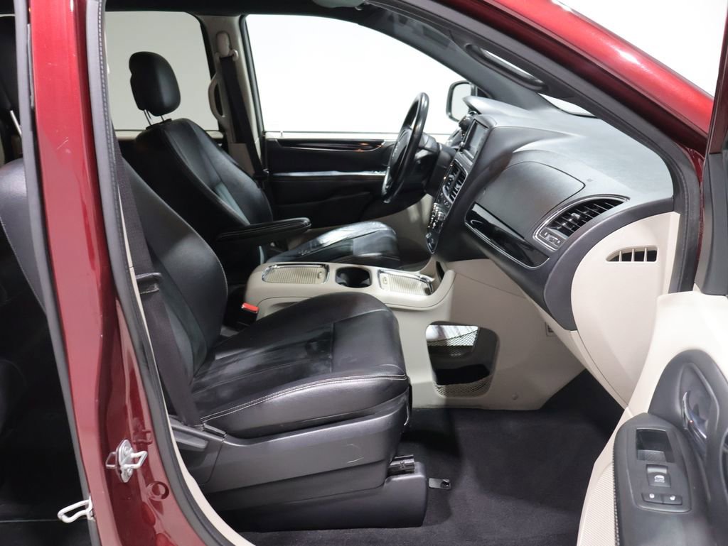 Used 2017 Dodge Grand Caravan SXT FWD image 21