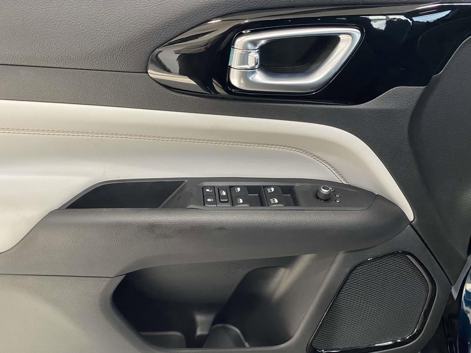 New 2026 Jeep Compass Limited image 16