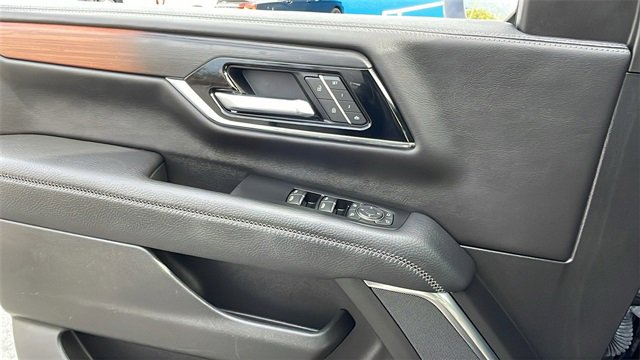 Used 2025 GMC Yukon XL Denali image 28