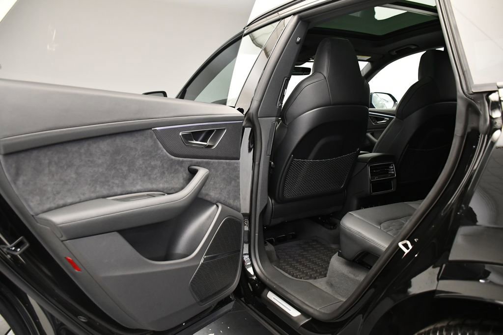 New 2026 Audi RS Q8 performance image 40