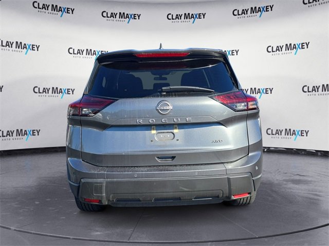 Used 2025 Nissan Rogue SV image 4