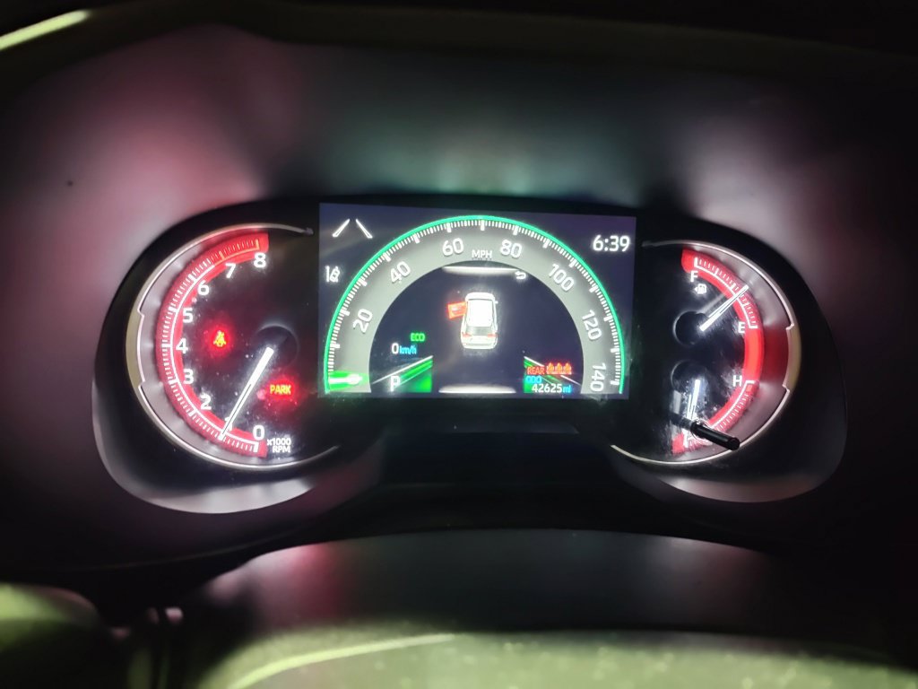 Used 2024 Toyota RAV4 LE FWD image 8