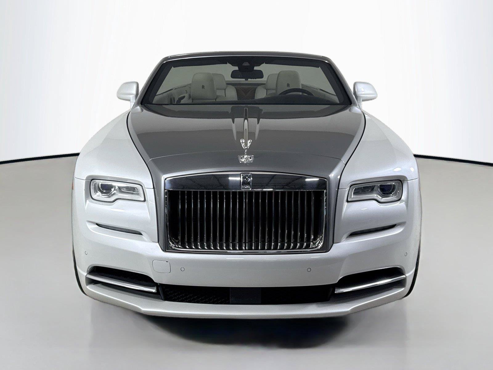 Used 2016 Rolls-Royce Dawn RWD image 14