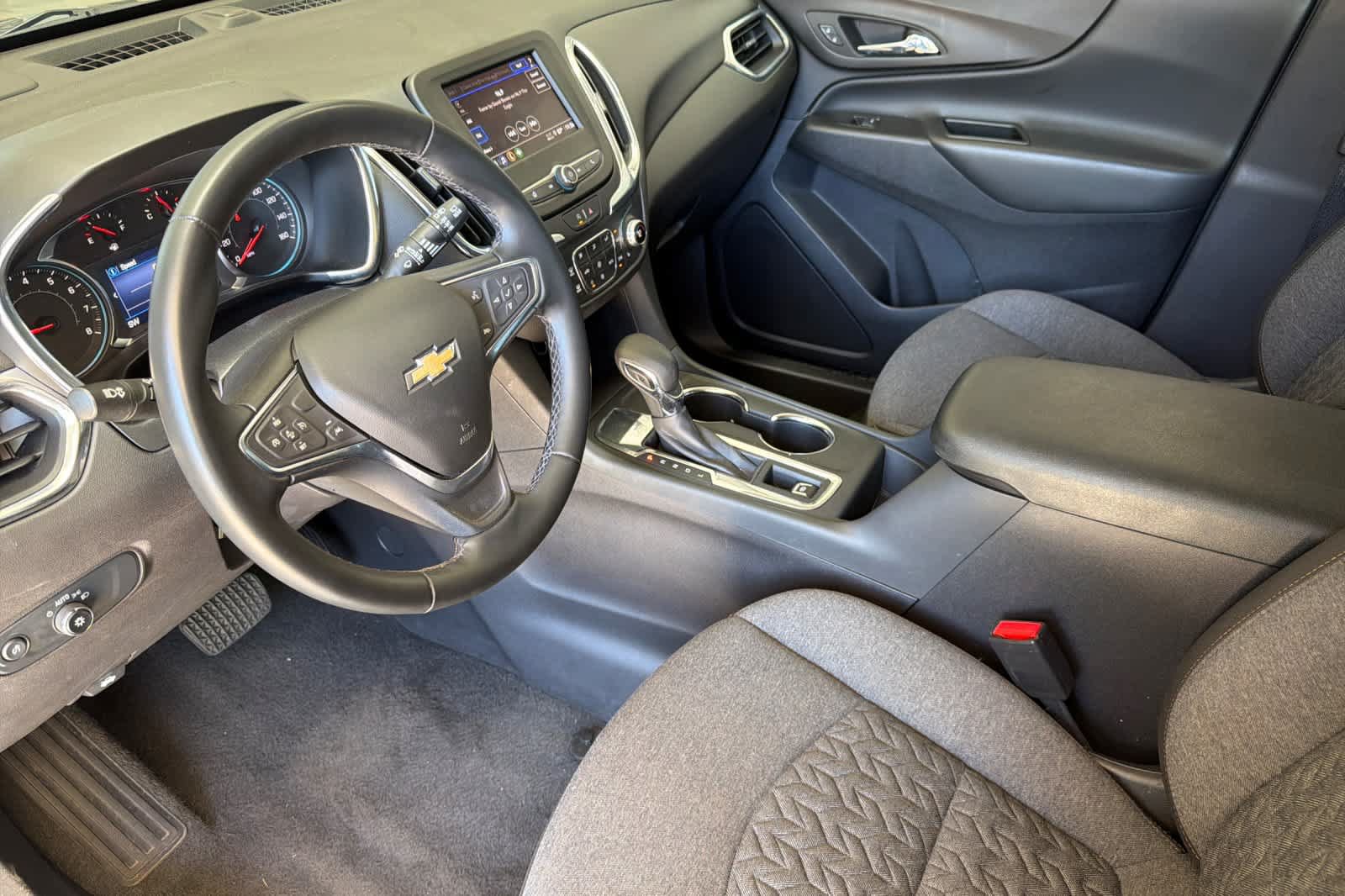Used 2024 Chevrolet Equinox LT FWD image 11