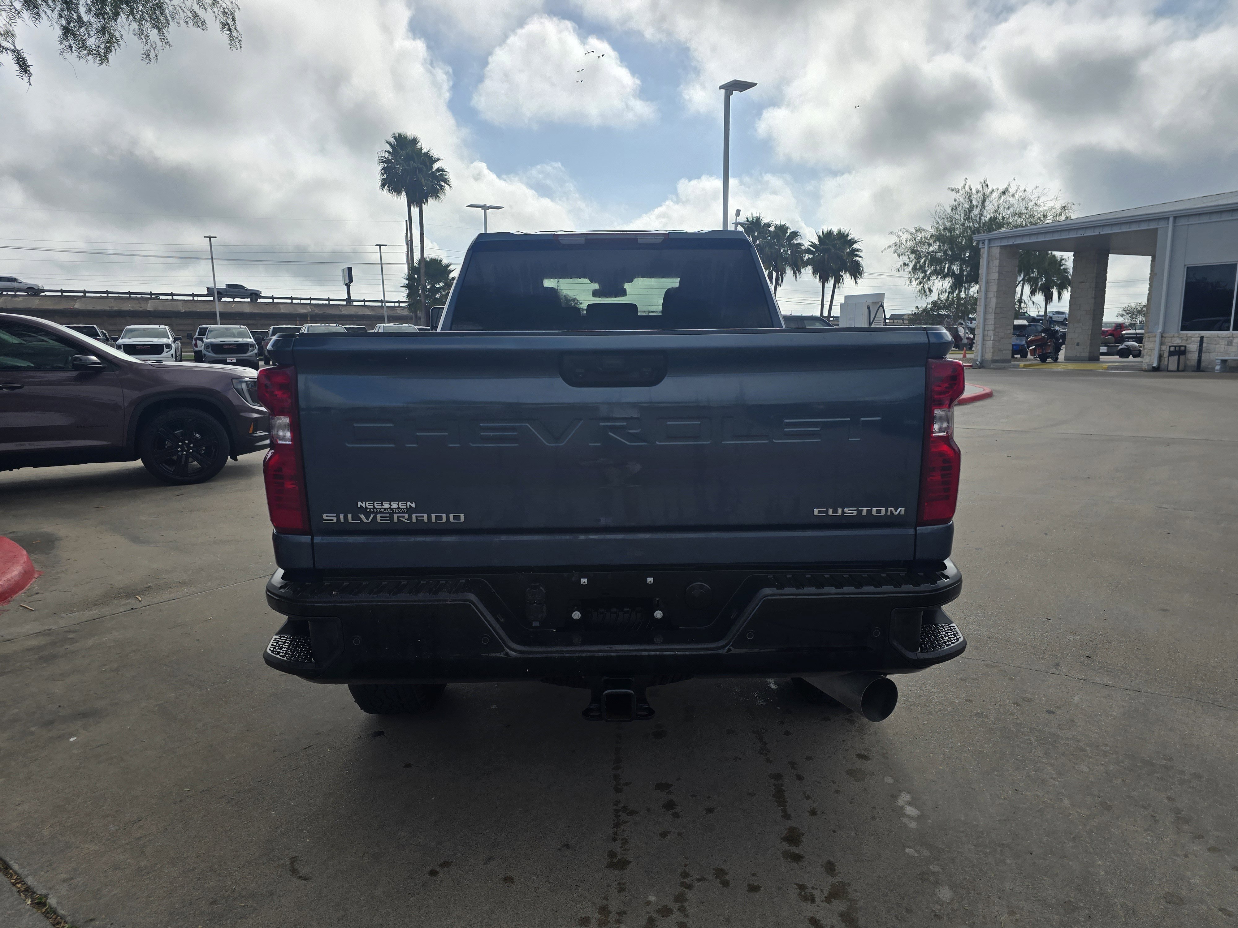 Used 2025 Chevrolet Silverado 2500 Custom w/ Custom Value Package image 4