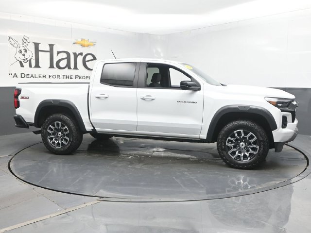 Used 2024 Chevrolet Colorado Z71 w/ Z71 Convenience Package 2 AWD/4WD image 1
