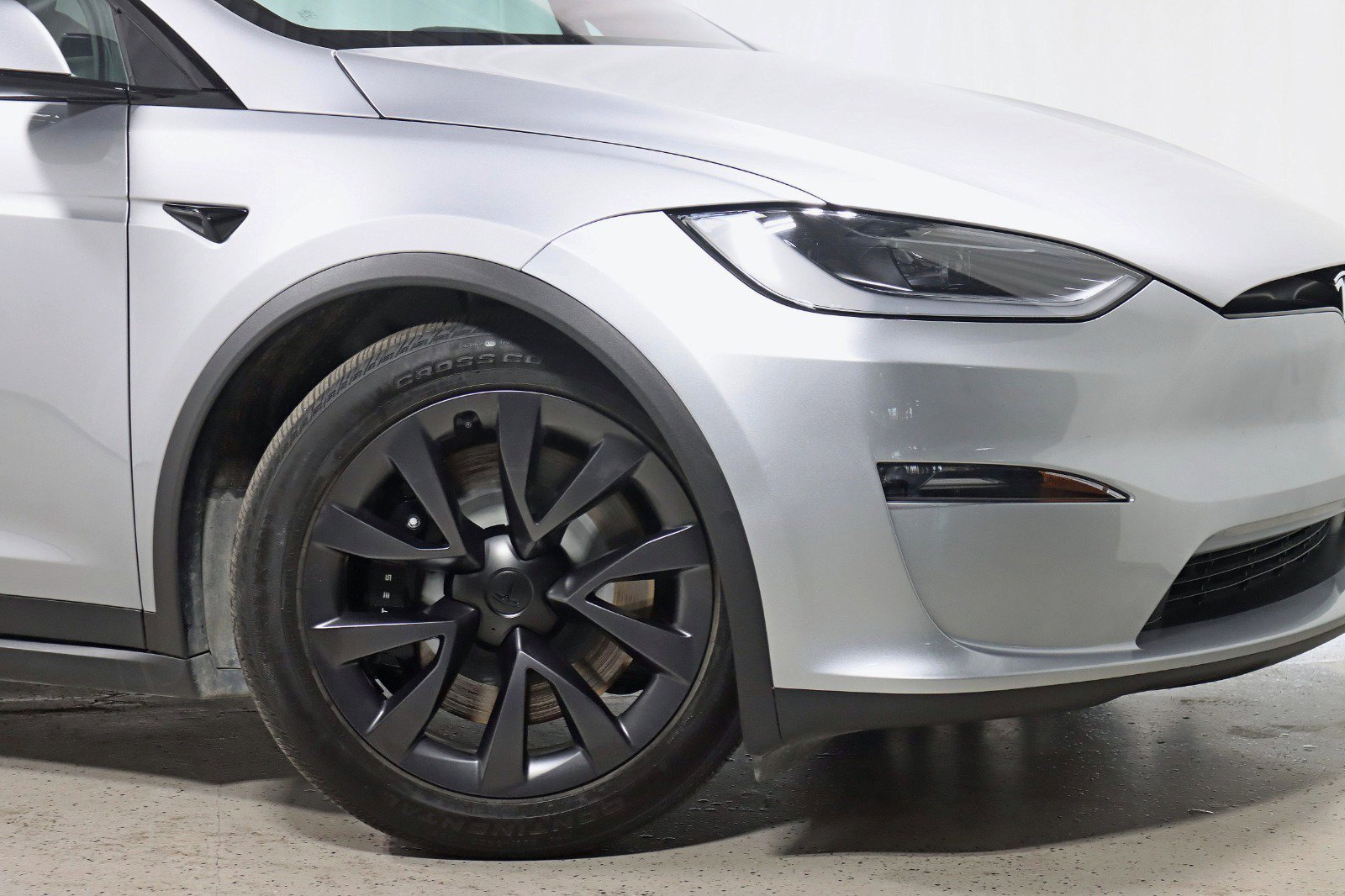 Used 2025 Tesla Model X image 5