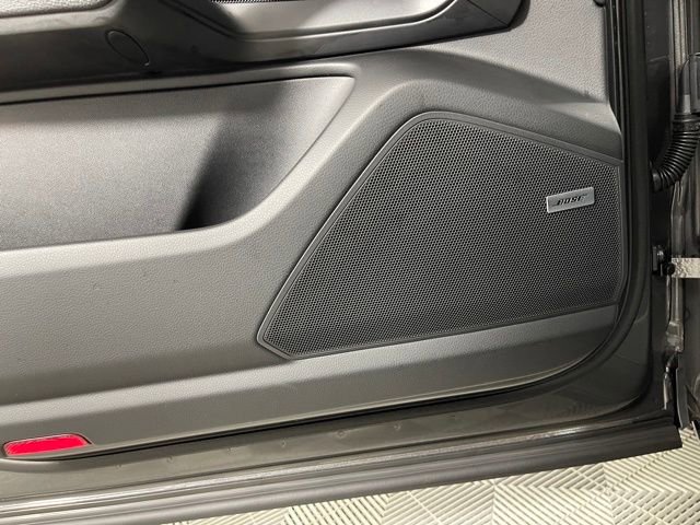 Used 2025 Porsche Cayenne image 34