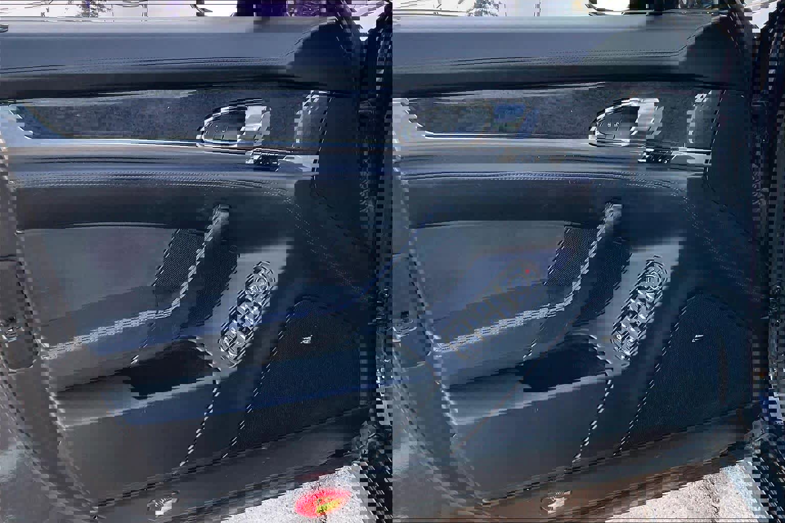 Used 2016 Porsche Panamera S image 22