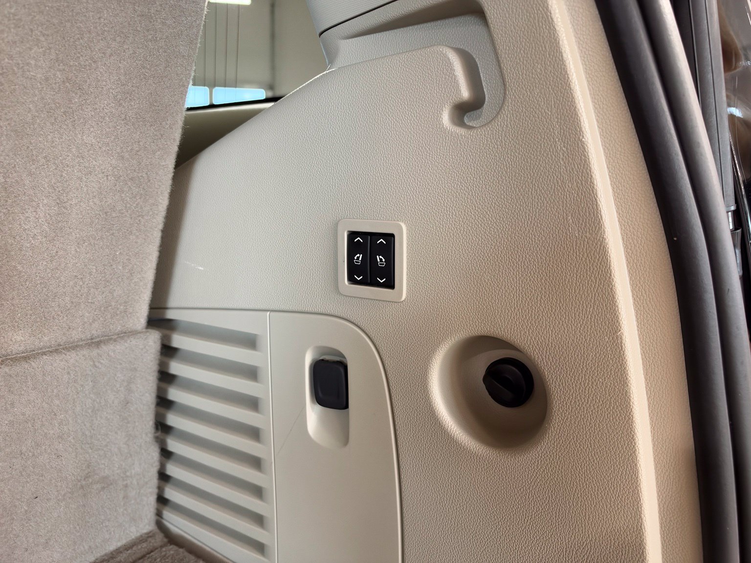Used 2019 Cadillac Escalade 2WD image 41