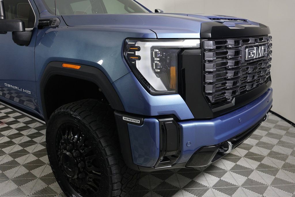 Used 2025 GMC Sierra 3500 Denali Ultimate AWD/4WD image 43