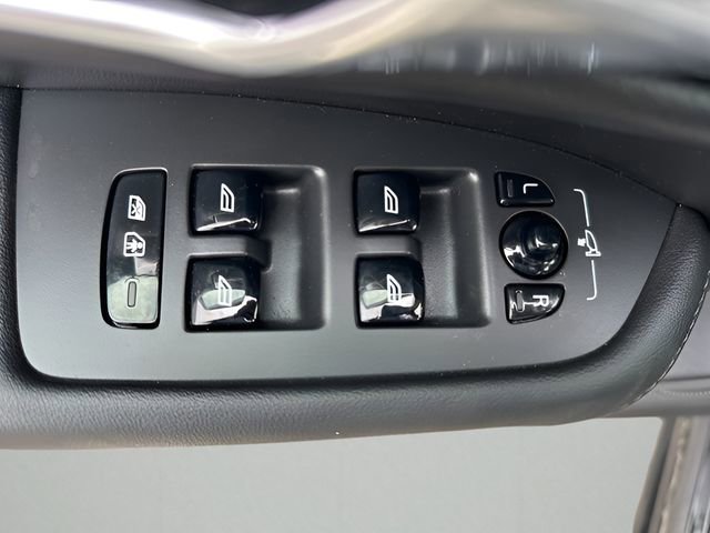 Used 2023 Volvo XC90 B6 Plus w/ Protection Package Premier image 14