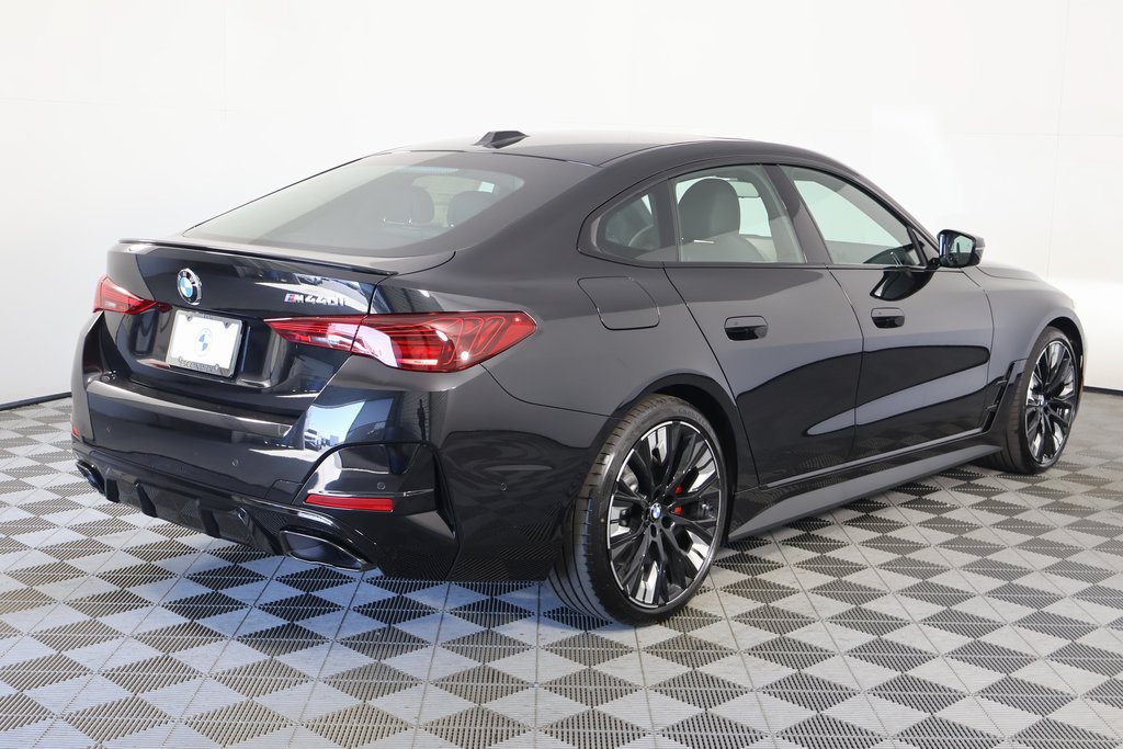 New 2026 BMW M440i w/ Premium Package RWD image 2