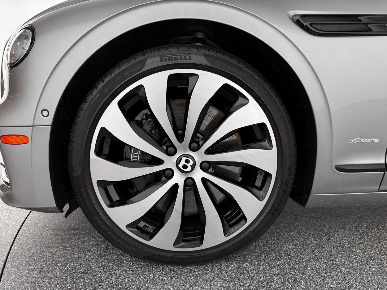 Used 2023 Bentley Flying Spur Azure image 6