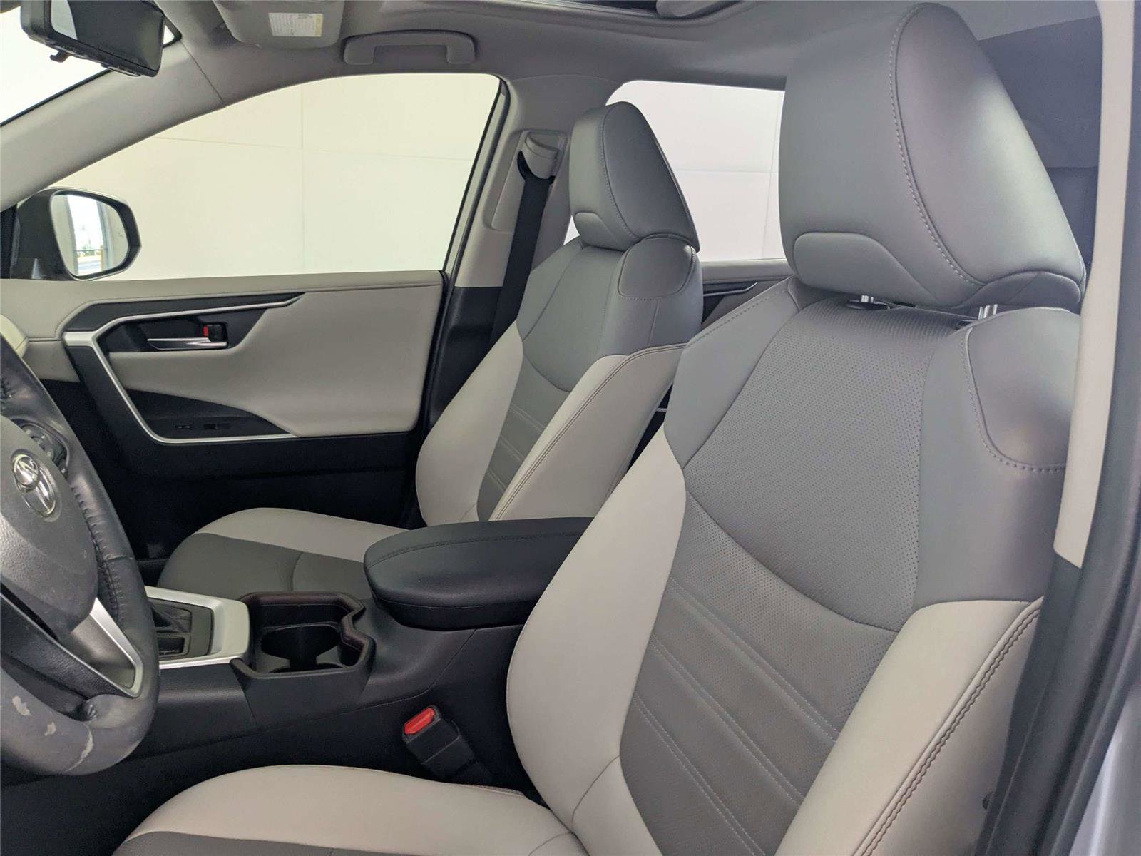 Used 2019 Toyota RAV4 Limited w/ Cold Weather Package image 23