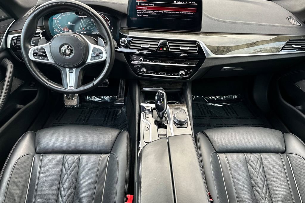 Used 2022 BMW M550i xDrive M550i xDrive w/ Dynamic Handling Package image 14