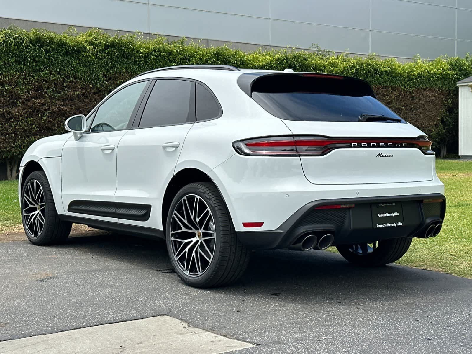New 2026 Porsche Macan AWD/4WD image 3