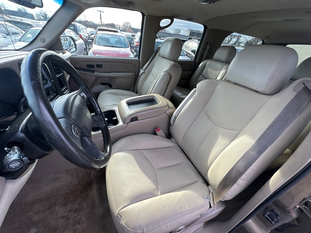 Used 2004 Chevrolet Suburban LT w/ Preferred Equipment Group image 12