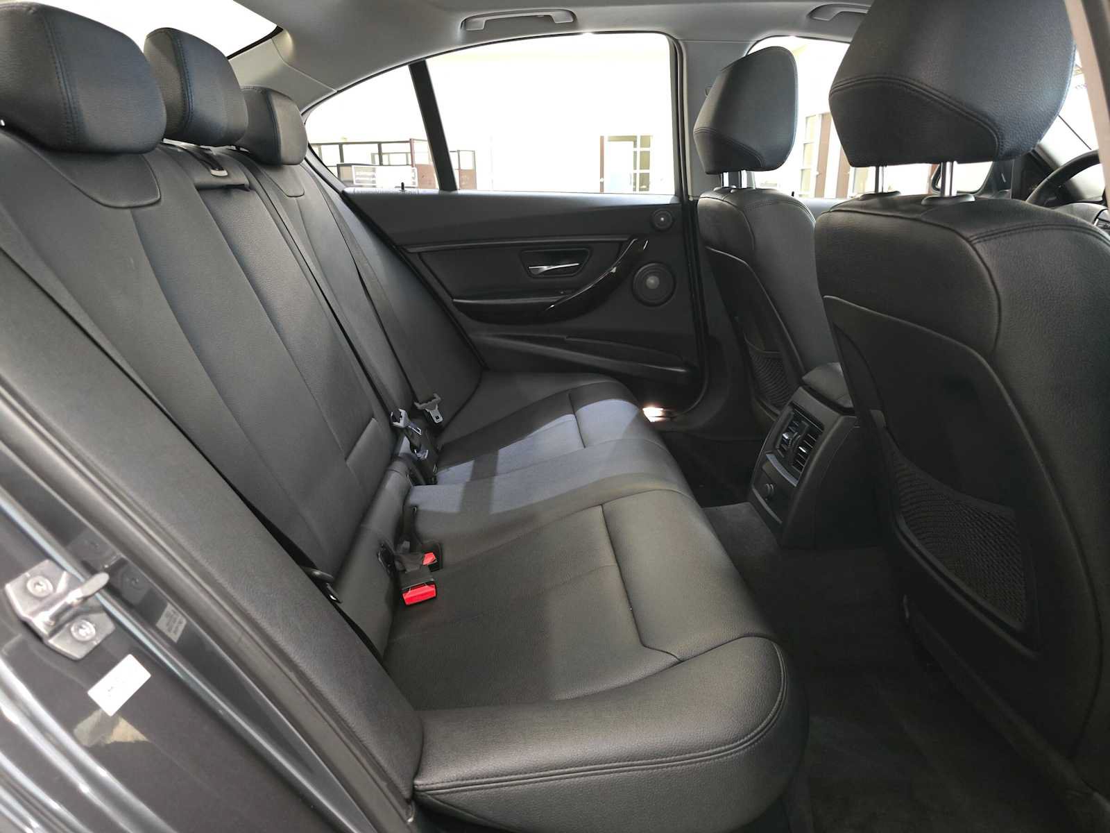 Used 2015 BMW 328d Sedan RWD image 26
