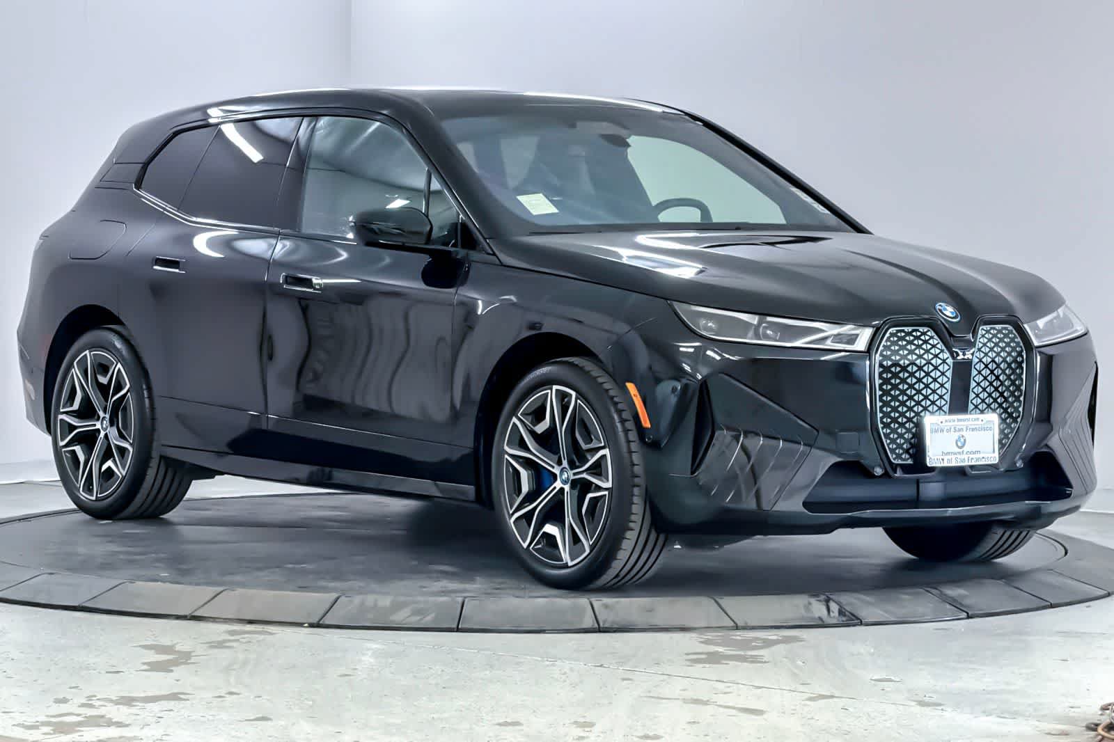 Used 2024 BMW iX xDrive50 w/ Premium Package AWD/4WD image 9