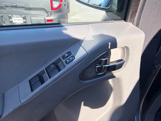 Used 2018 Nissan Frontier SV RWD image 5