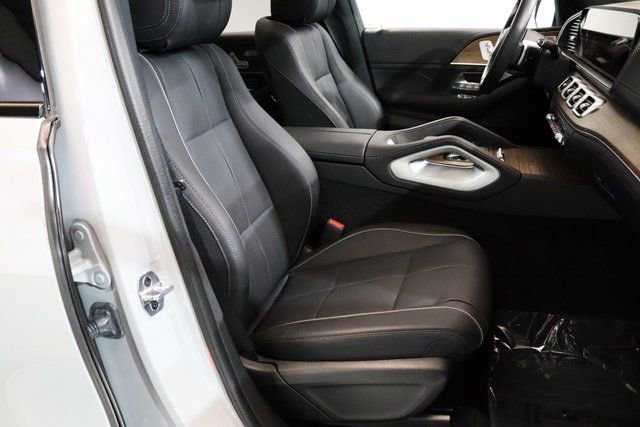 Used 2024 Mercedes-Benz GLS 580 4MATIC image 25