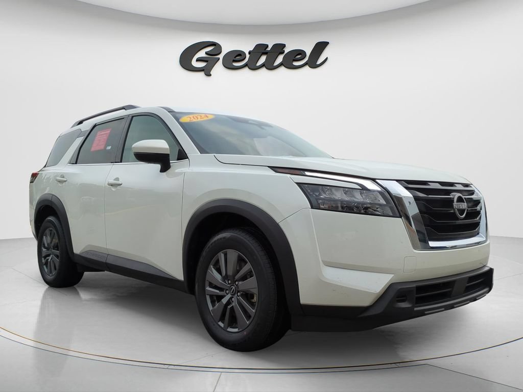 Certified 2024 Nissan Pathfinder SV FWD image 3