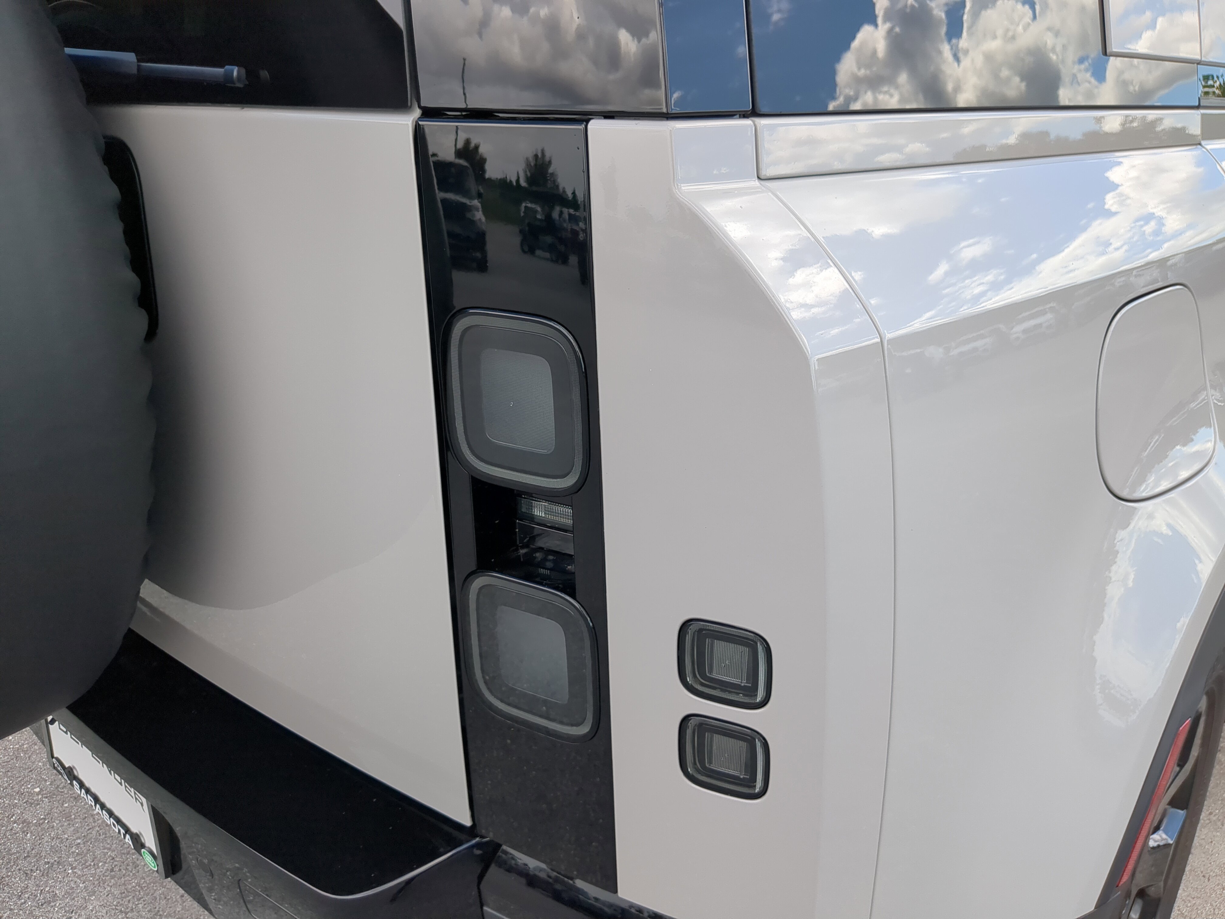 New 2026 Land Rover Defender 110 S image 10