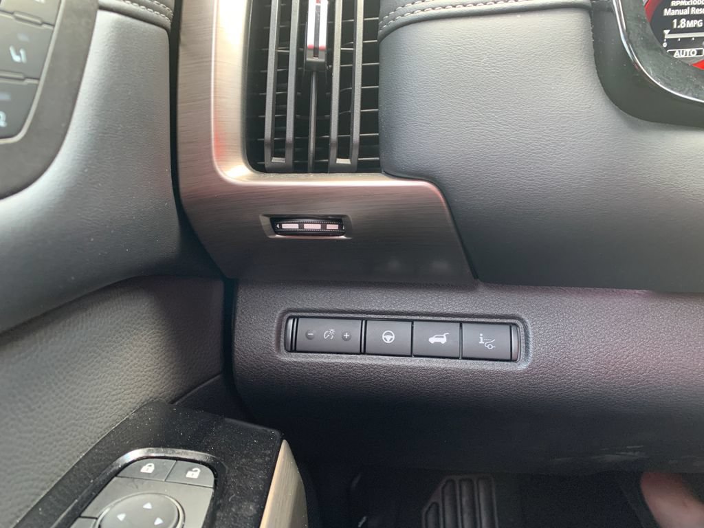 Used 2025 Nissan Pathfinder Platinum AWD/4WD image 22