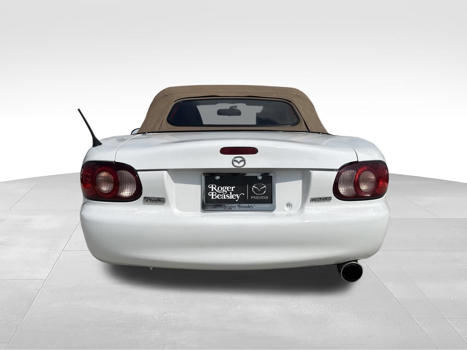 Used 2001 MAZDA MX-5 Miata RWD image 6