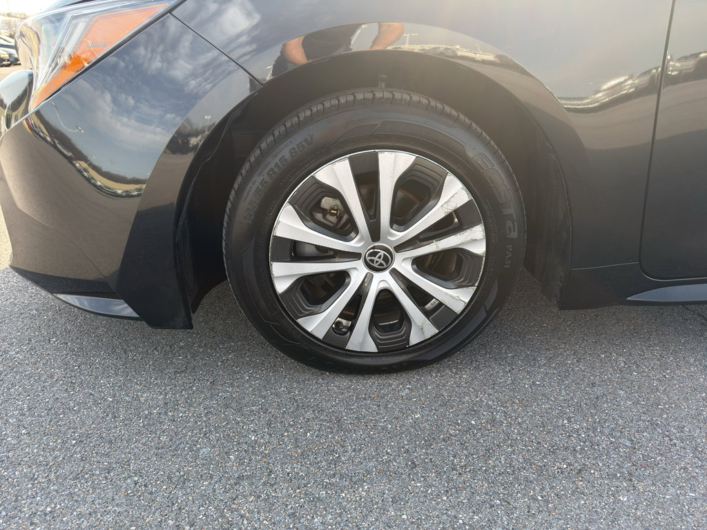 Used 2022 Toyota Corolla LE FWD image 11