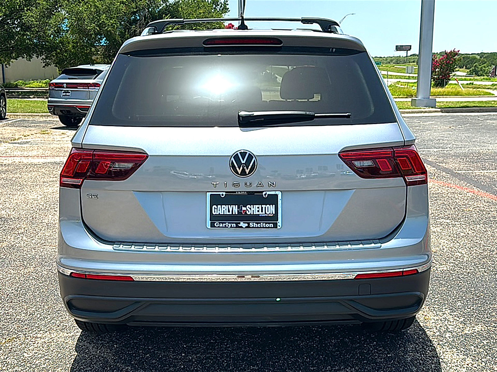 Used 2023 Volkswagen Tiguan SE FWD image 7
