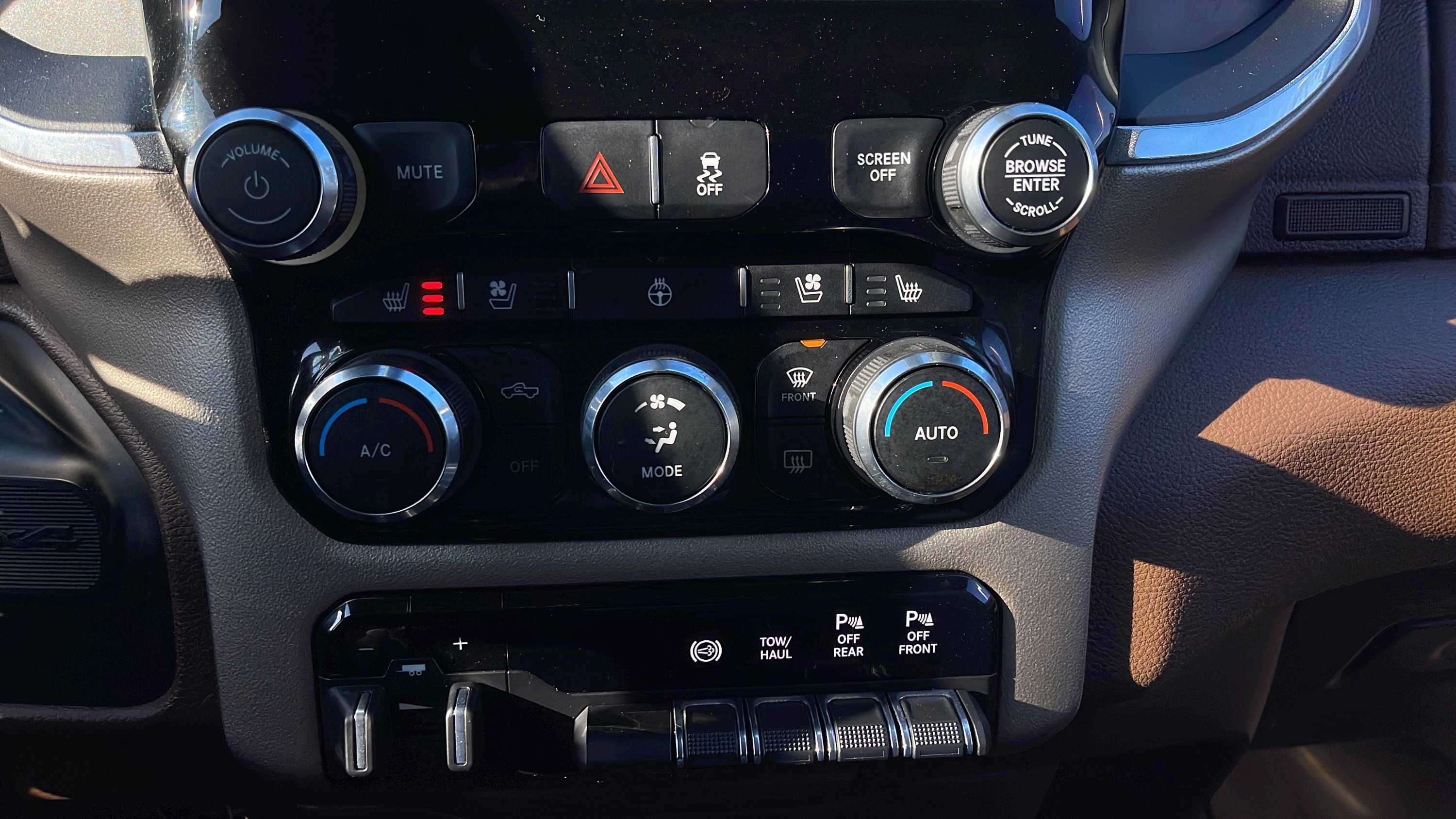 Used 2019 RAM 2500 Laramie image 30