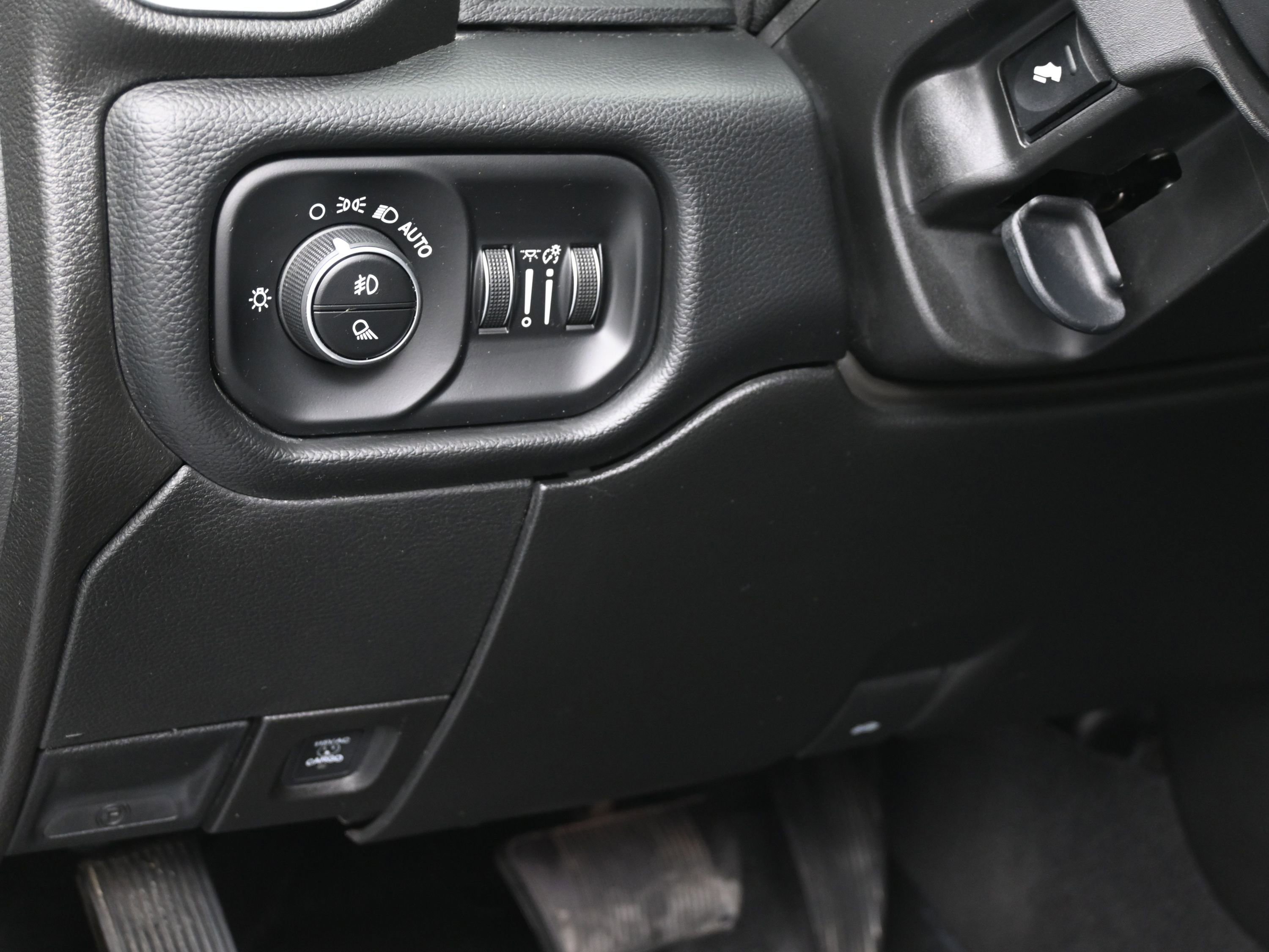 Used 2020 RAM 2500 Laramie w/ Night Edition image 23