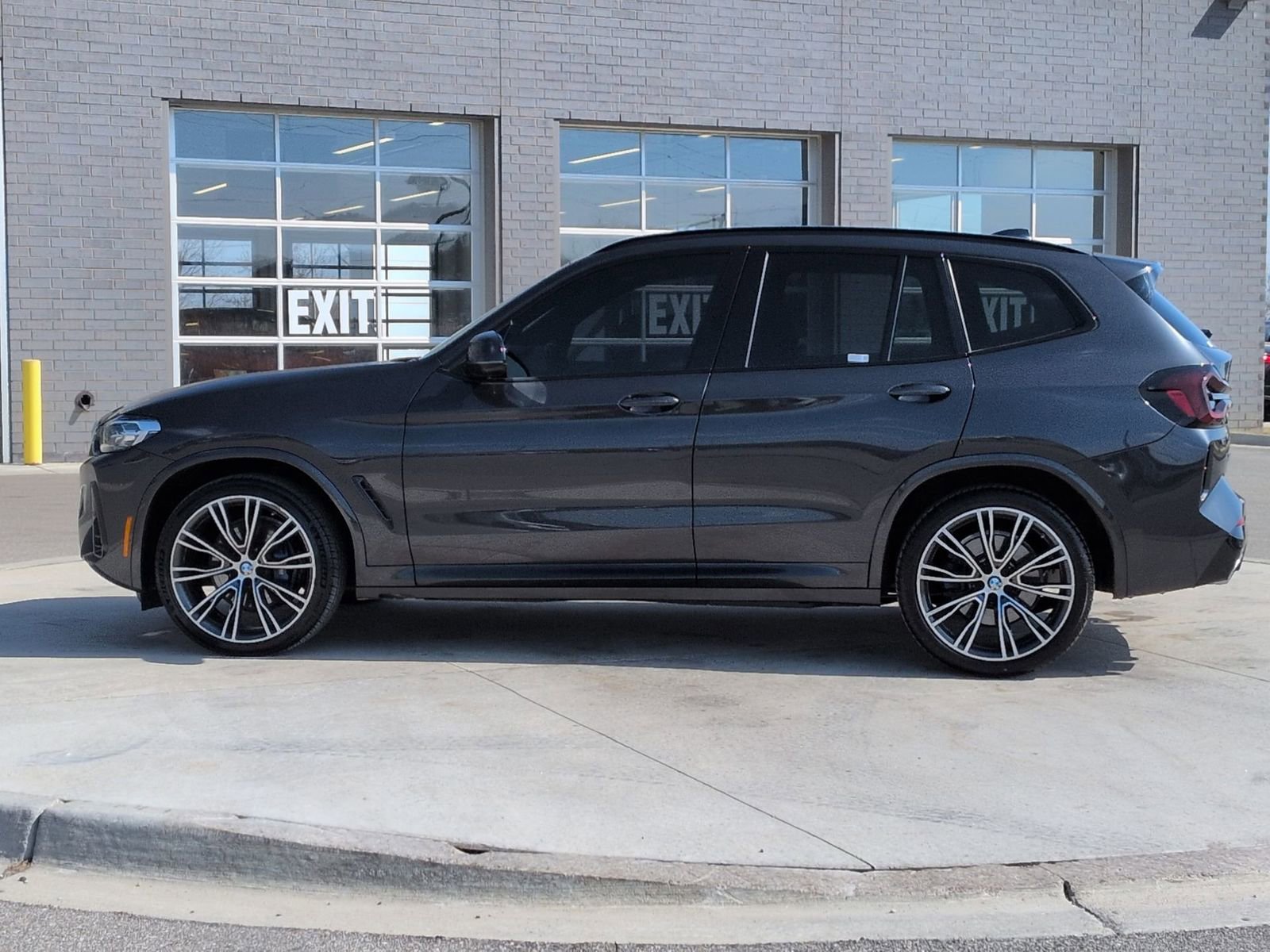 Used 2022 BMW X3 xDrive30i image 3