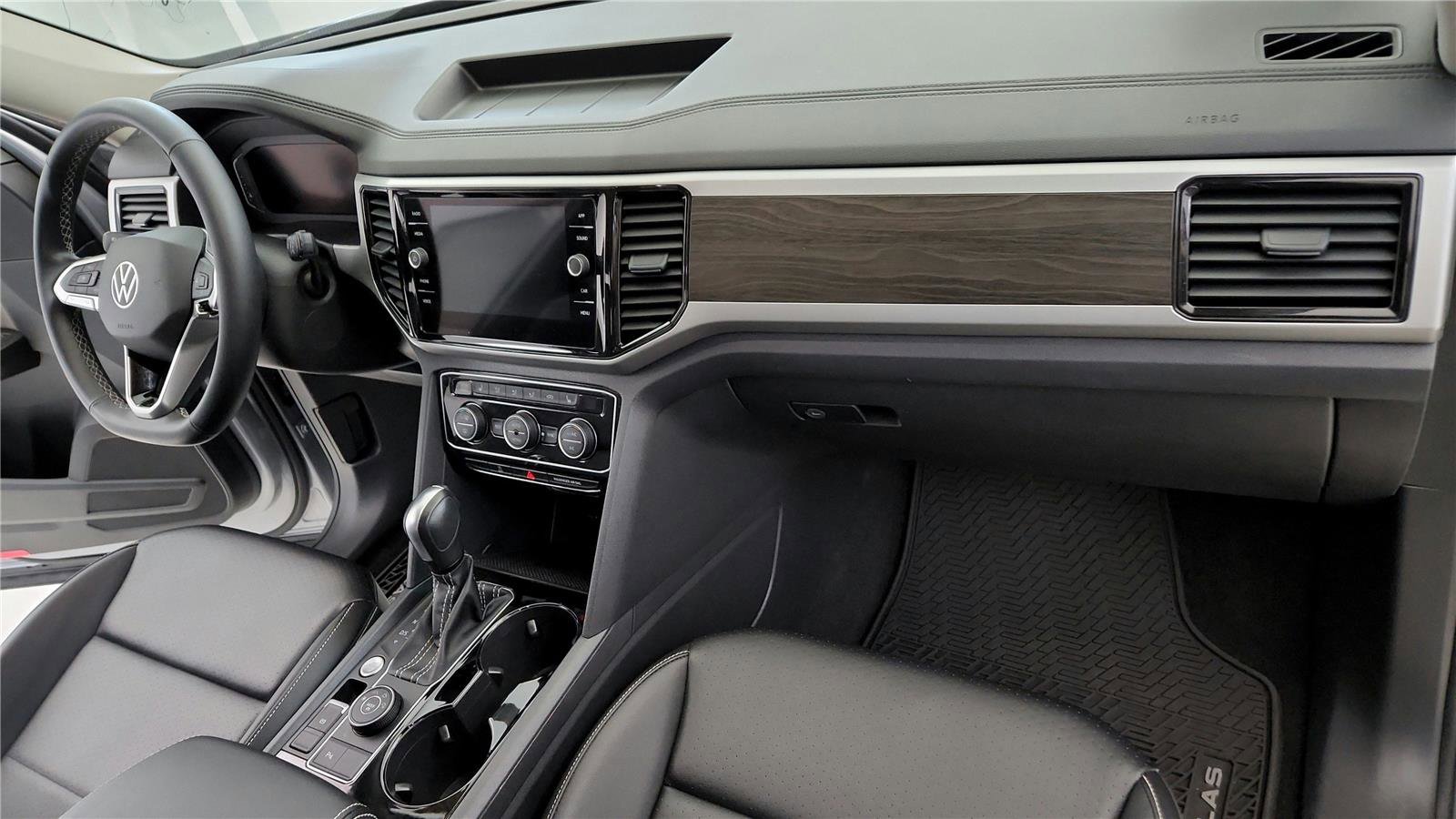 Used 2022 Volkswagen Atlas SE AWD/4WD image 16