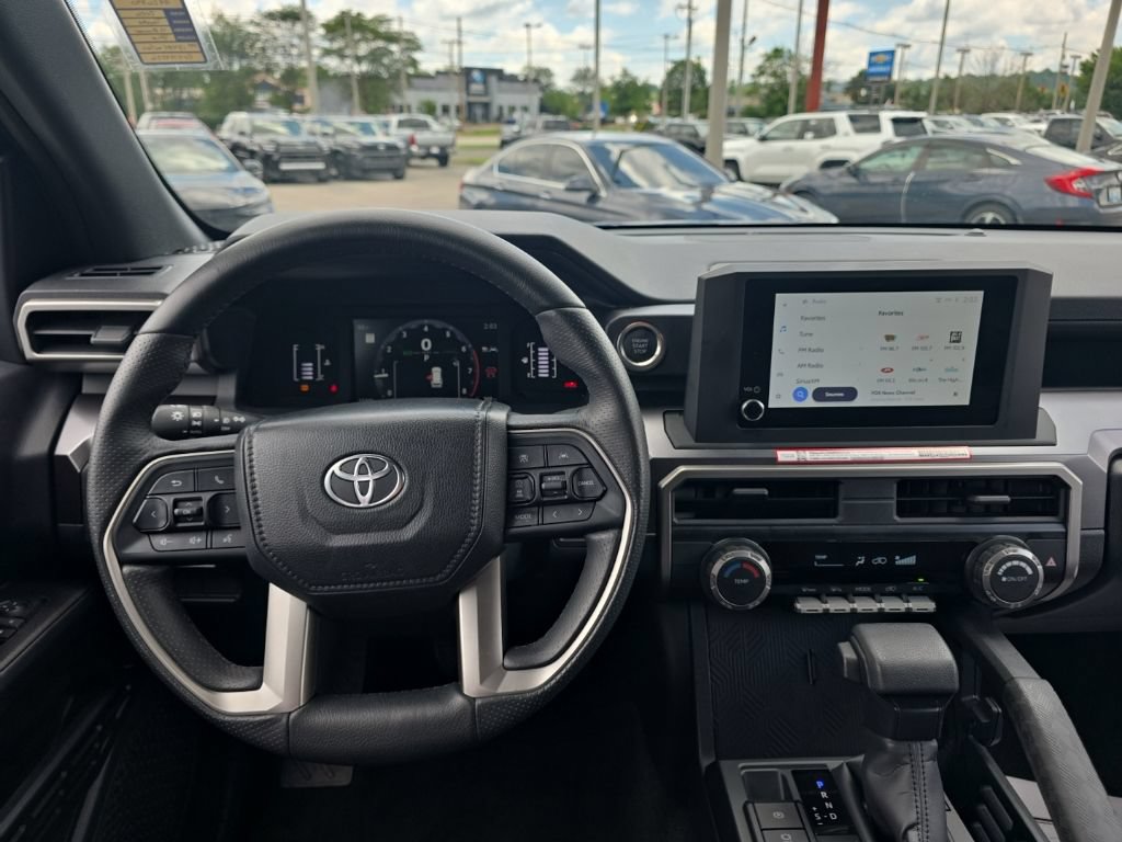 Used 2026 Toyota 4Runner SR5 AWD/4WD image 13
