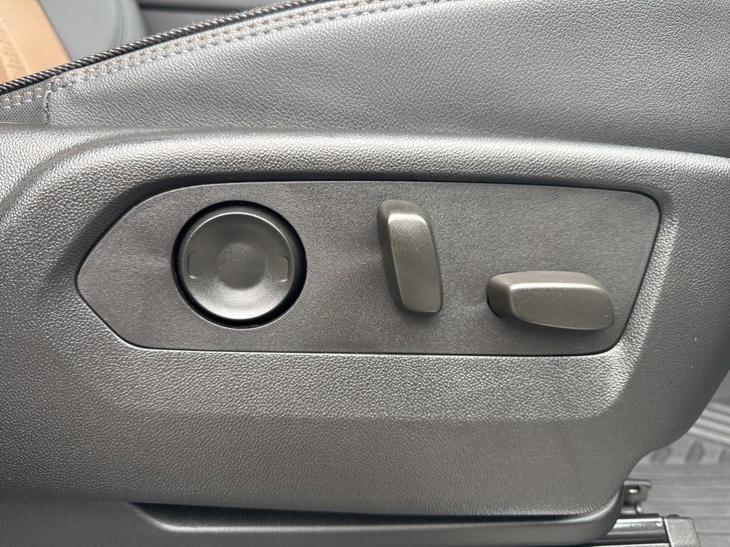 Used 2024 Chevrolet Silverado 2500 High Country w/ High Country Premium Package image 30