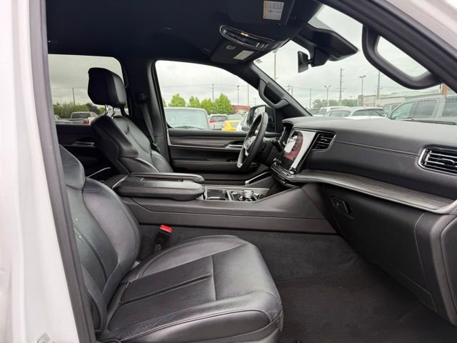 Used 2024 Jeep Wagoneer Series II w/ Flexible Seating Group AWD/4WD image 6