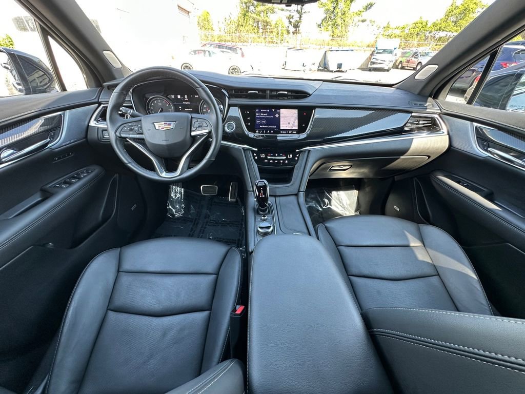 Used 2025 Cadillac XT6 Sport w/ Technology Package AWD/4WD image 24