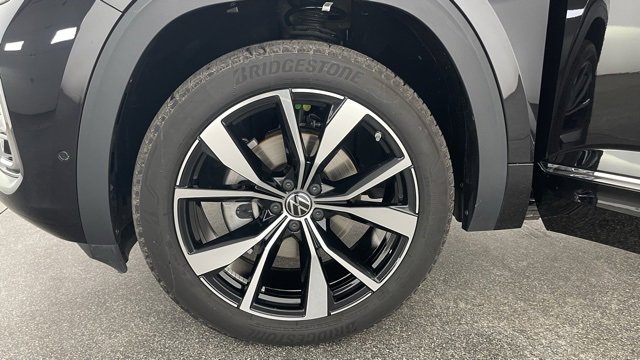Used 2024 Volkswagen Atlas SEL Premium R-Line image 53