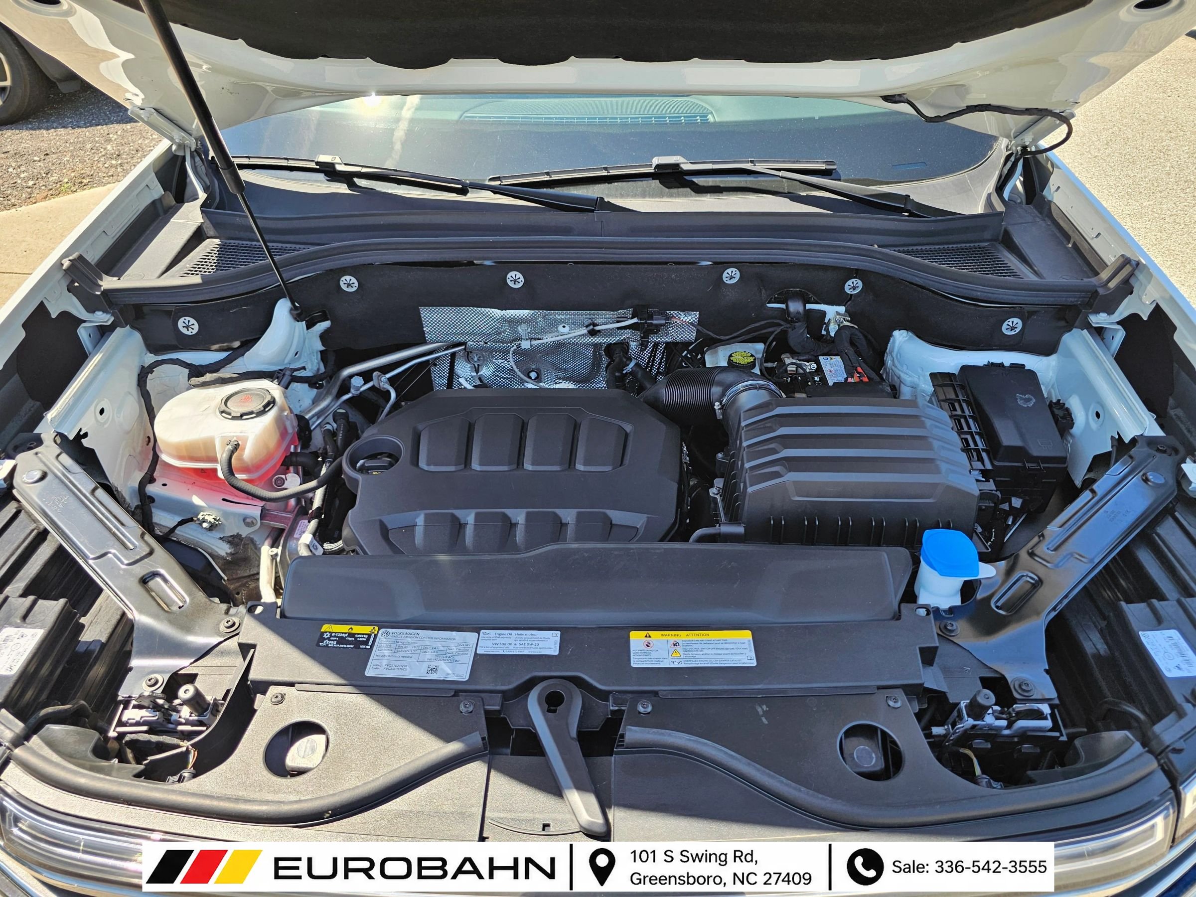 Used 2024 Volkswagen Atlas SE w/ Panoramic Sunroof Package FWD image 32