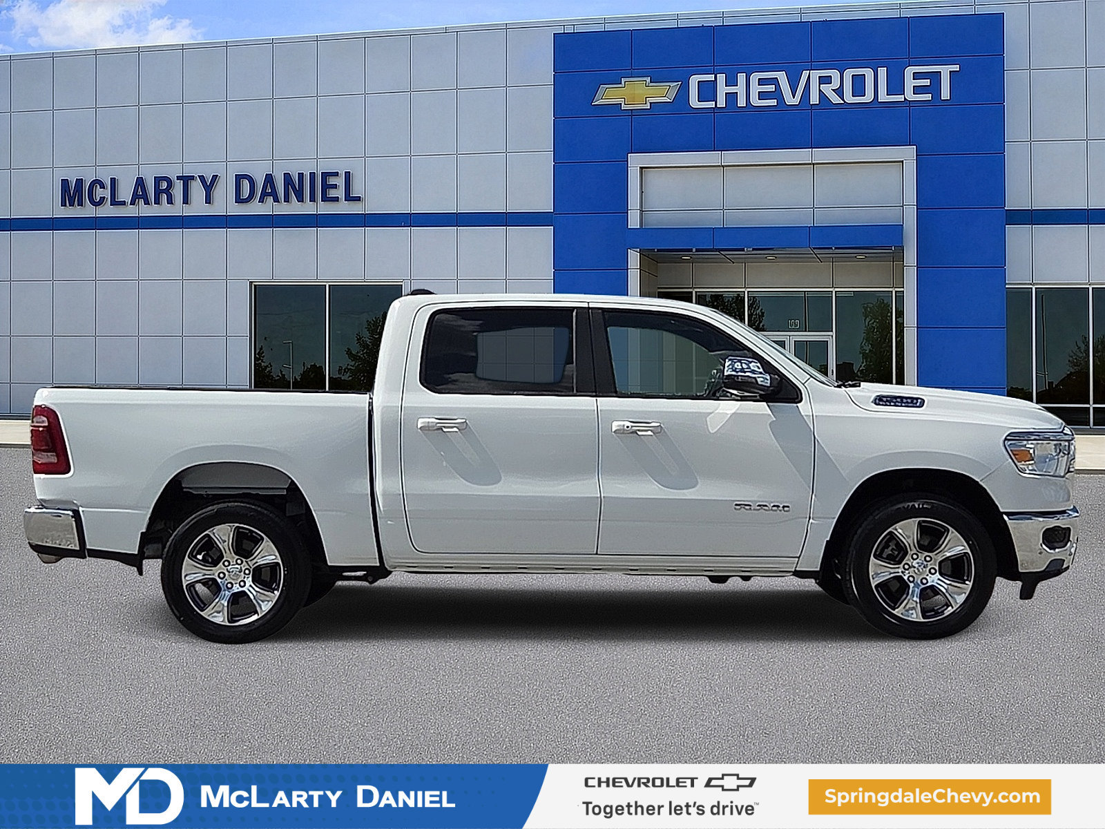Used 2024 RAM 1500 Laramie AWD/4WD image 6