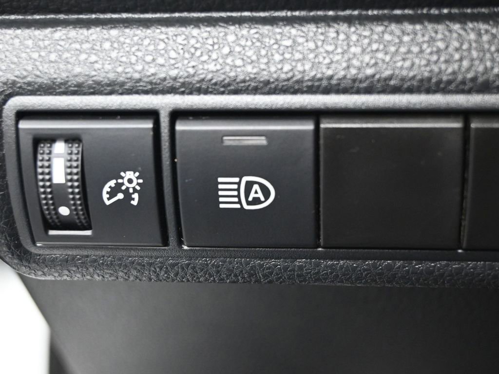 Used 2024 Toyota Corolla SE w/ SE Premium Package FWD image 23