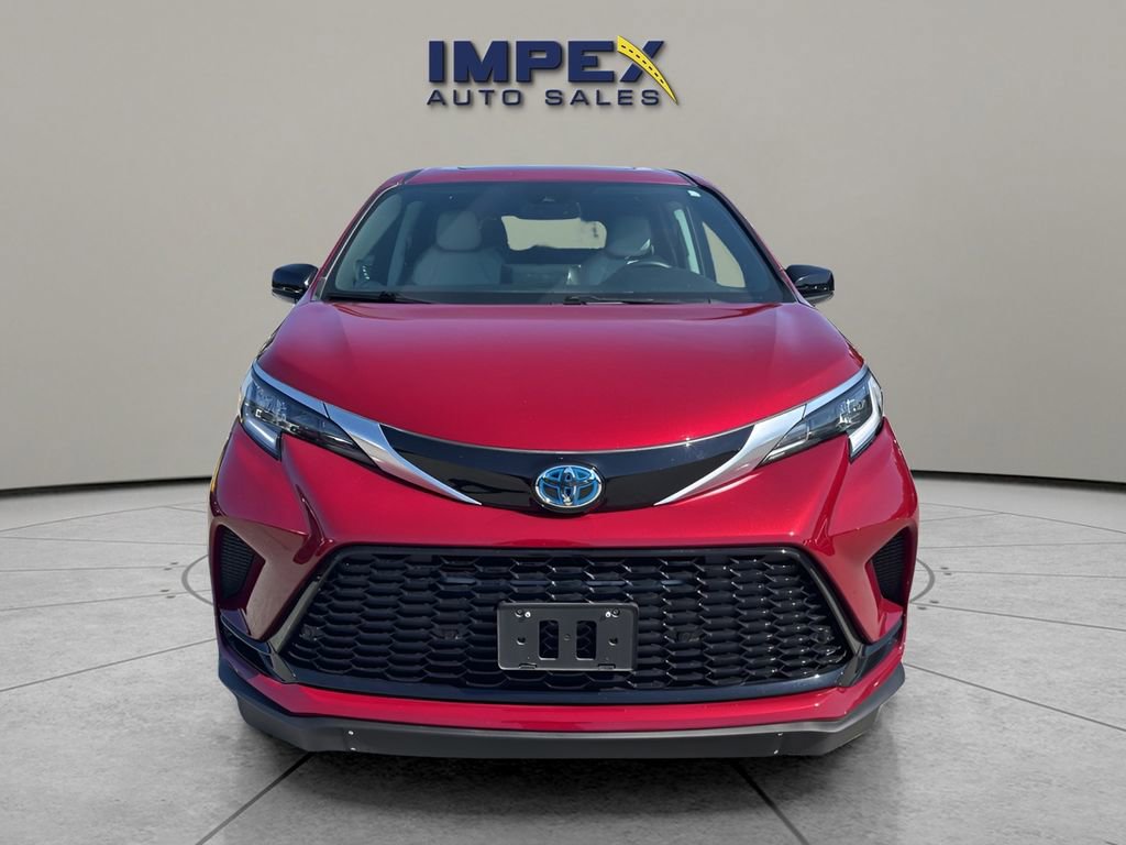 Used 2024 Toyota Sienna XSE w/ XSE Plus Package AWD/4WD image 8