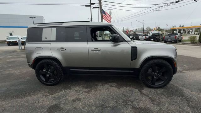 Used 2023 Land Rover Defender 110 X-Dynamic SE AWD/4WD image 9