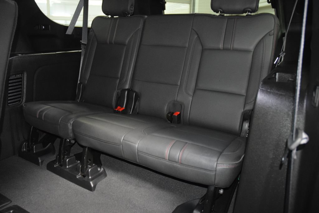 Used 2024 Chevrolet Suburban RST w/ Luxury Package AWD/4WD image 43