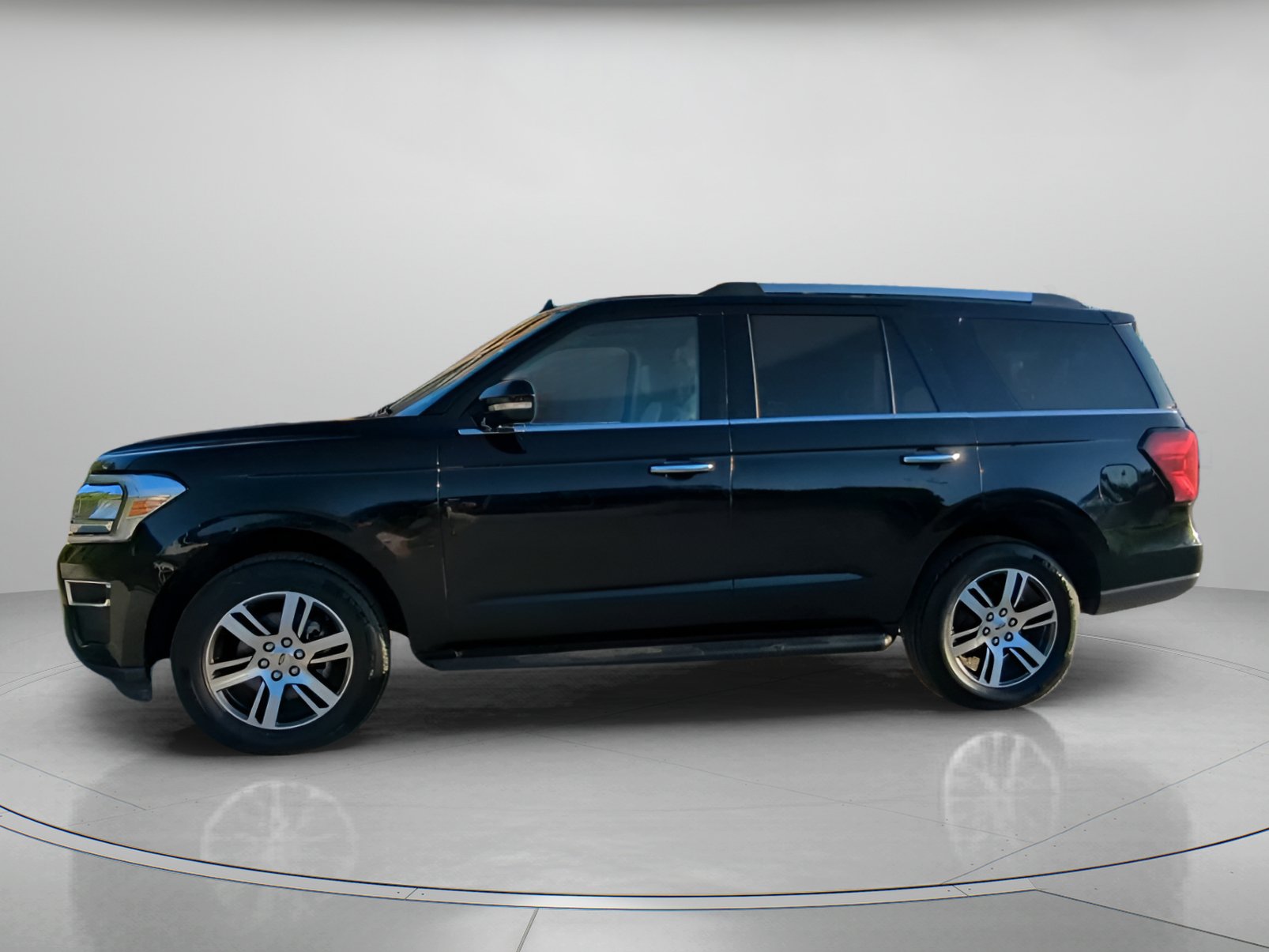 Certified 2024 Ford Expedition Limited AWD/4WD image 16