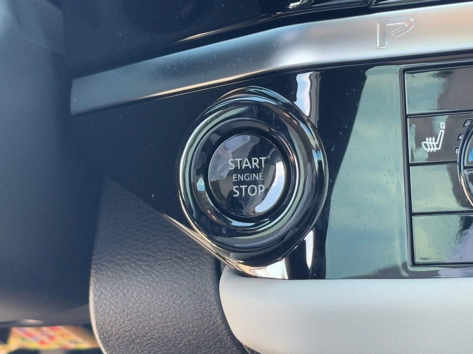 New 2026 Nissan Pathfinder SL image 24