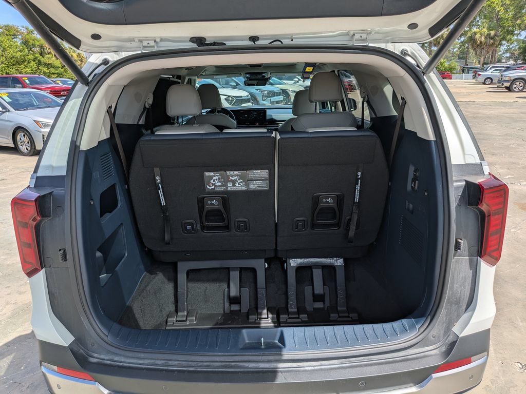 Certified 2026 Kia Carnival SX FWD image 13